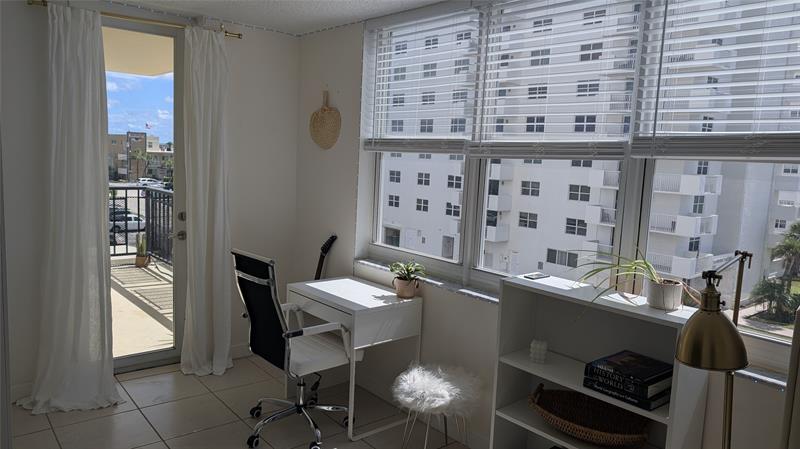 Image 13 of 35 For 1501 Ocean Dr  404