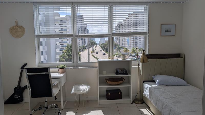 Image 14 of 35 For 1501 Ocean Dr  404