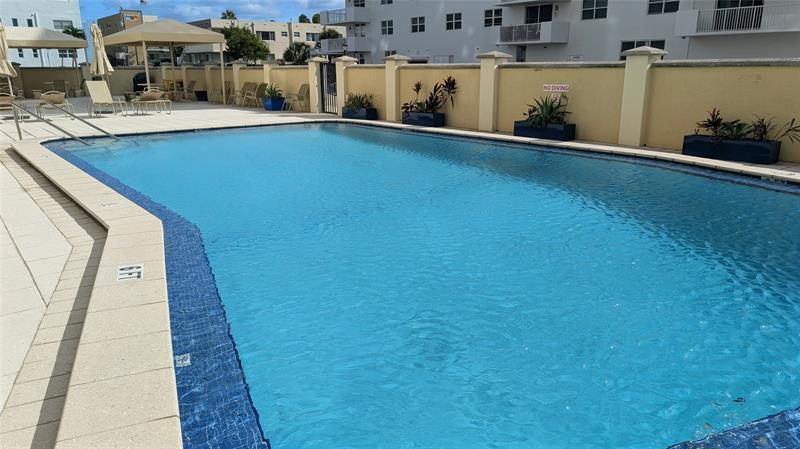 Image 22 of 35 For 1501 Ocean Dr  404