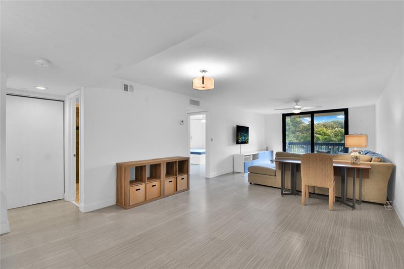 Image 13 of 32 For 4201 Ocean Dr 301