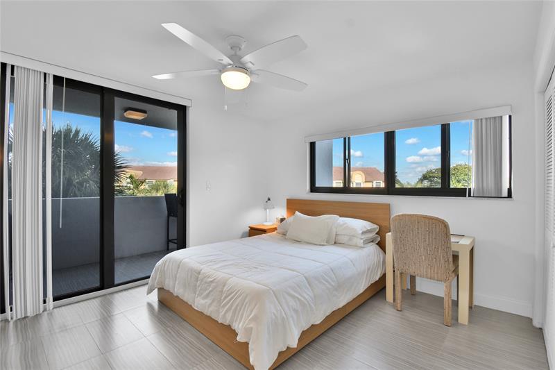 Image 23 of 32 For 4201 Ocean Dr 301