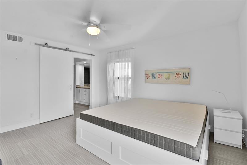 Image 30 of 32 For 4201 Ocean Dr 301