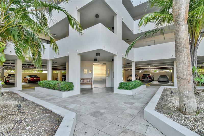 Image 8 of 32 For 4201 Ocean Dr 301