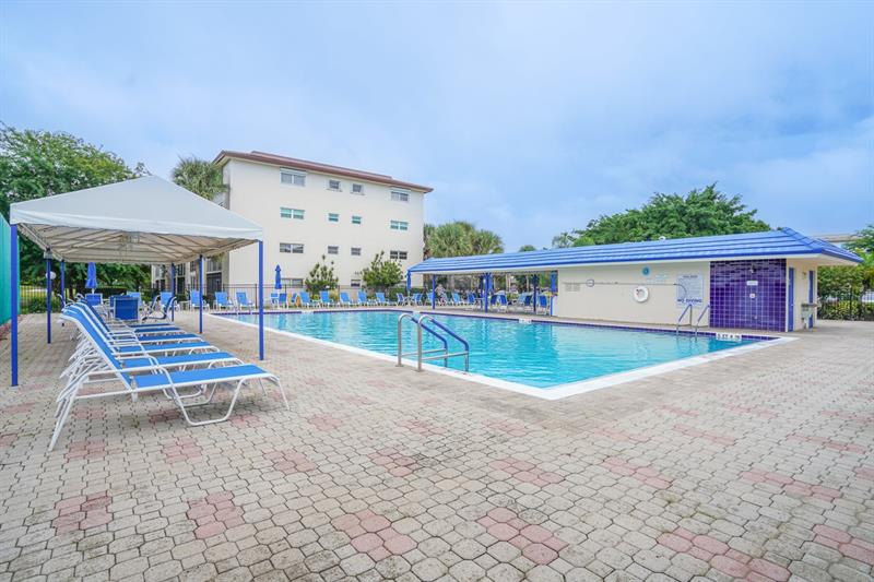 Image 37 of 71 For 3201 Portofino Pt  F1