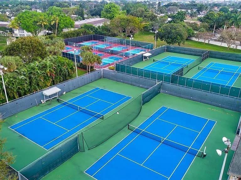 Image 49 of 71 For 3201 Portofino Pt  F1