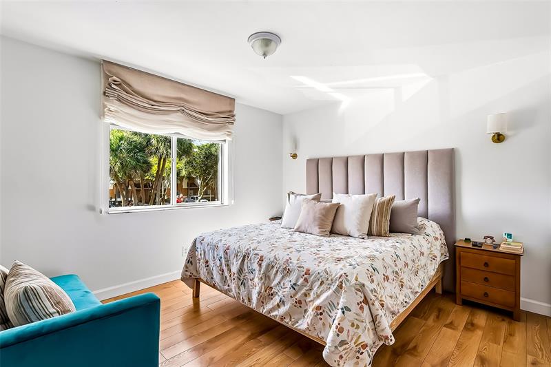 Image 14 of 30 For 787 91st Ter