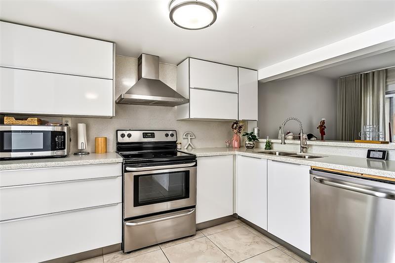 Image 3 of 30 For 787 91st Ter