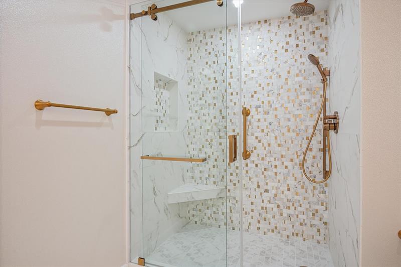 Image 14 of 53 For 511 5th Ave 1204