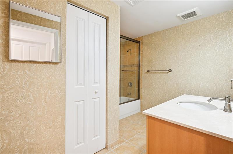 Image 18 of 53 For 511 5th Ave 1204