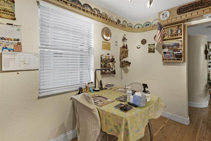 Image 11 of 45 For 3910 Inverrary Blvd  301b