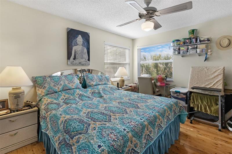 Image 16 of 45 For 3910 Inverrary Blvd  301b