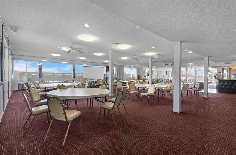 Image 38 of 45 For 3910 Inverrary Blvd  301b