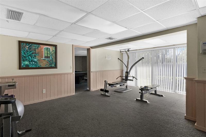 Image 40 of 45 For 3910 Inverrary Blvd  301b