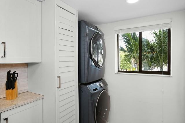 Image 13 of 26 For 5558 Gulfstream Way 5558