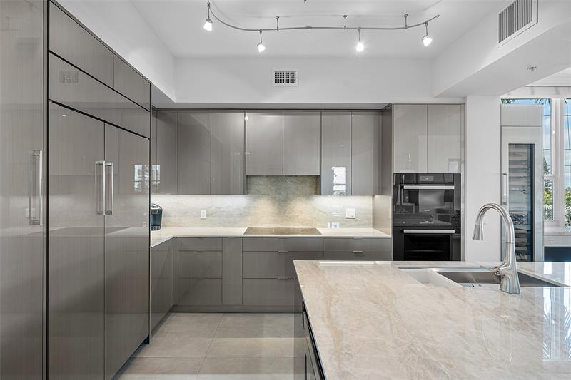 Image 10 of 63 For 701 21st Ave  301