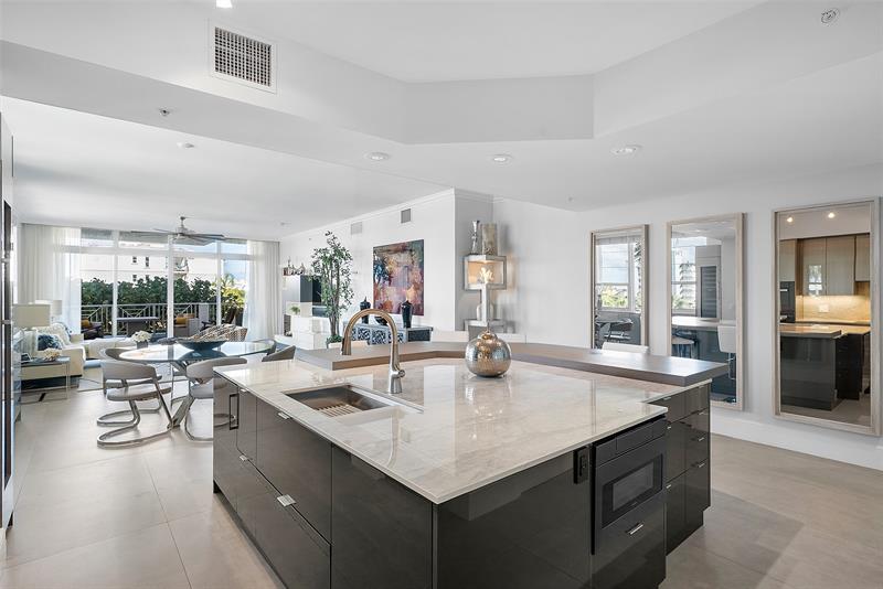 Image 11 of 63 For 701 21st Ave  301