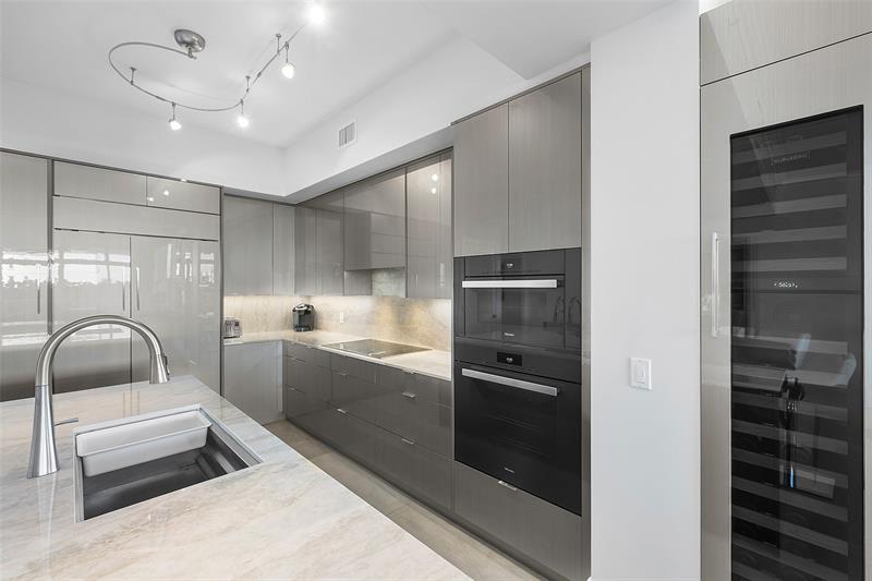 Image 12 of 63 For 701 21st Ave  301