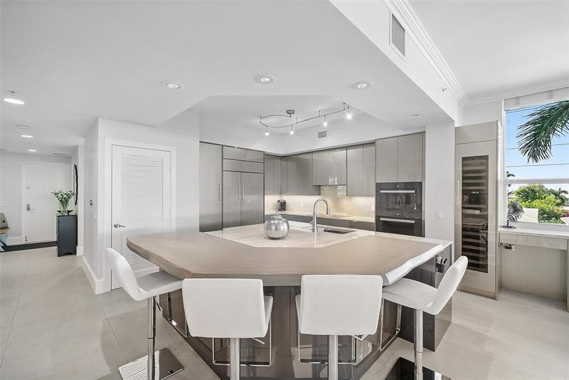 Image 13 of 63 For 701 21st Ave  301