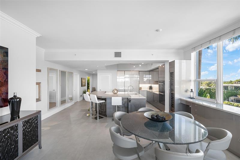 Image 17 of 63 For 701 21st Ave  301