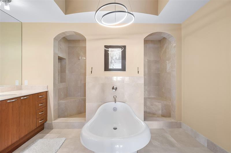 Image 27 of 63 For 701 21st Ave  301