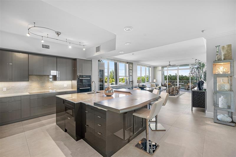 Image 9 of 63 For 701 21st Ave  301