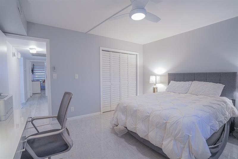 Image 17 of 71 For 3201 Portofino Pt  F1