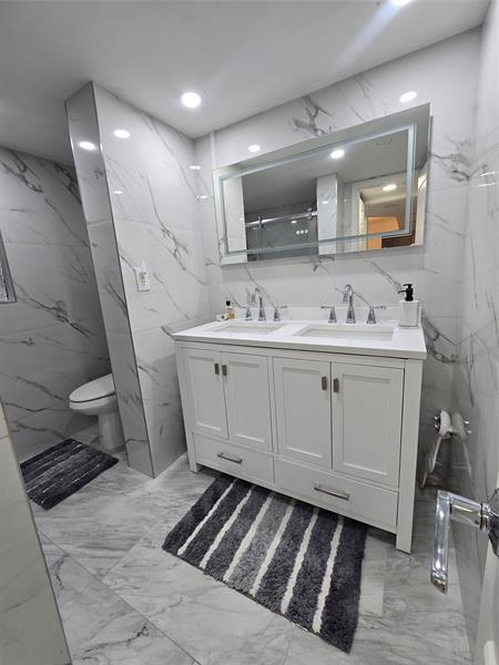 Image 15 of 20 For 3400 Blue Lake Dr  604