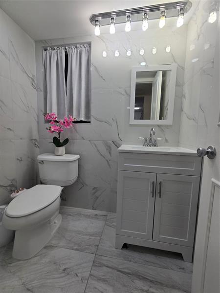 Image 17 of 20 For 3400 Blue Lake Dr  604