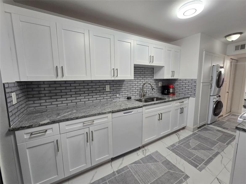 Image 8 of 20 For 3400 Blue Lake Dr  604