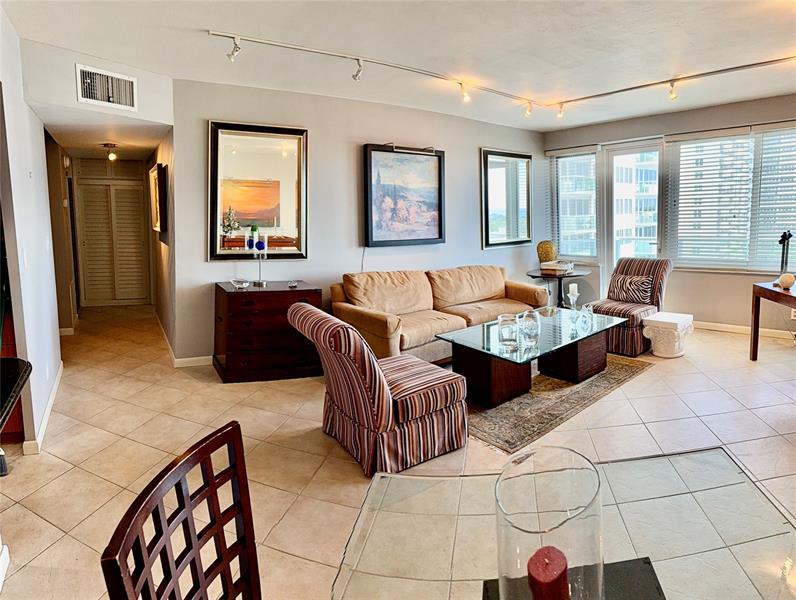 Image 10 of 27 For 3233 34th St  914