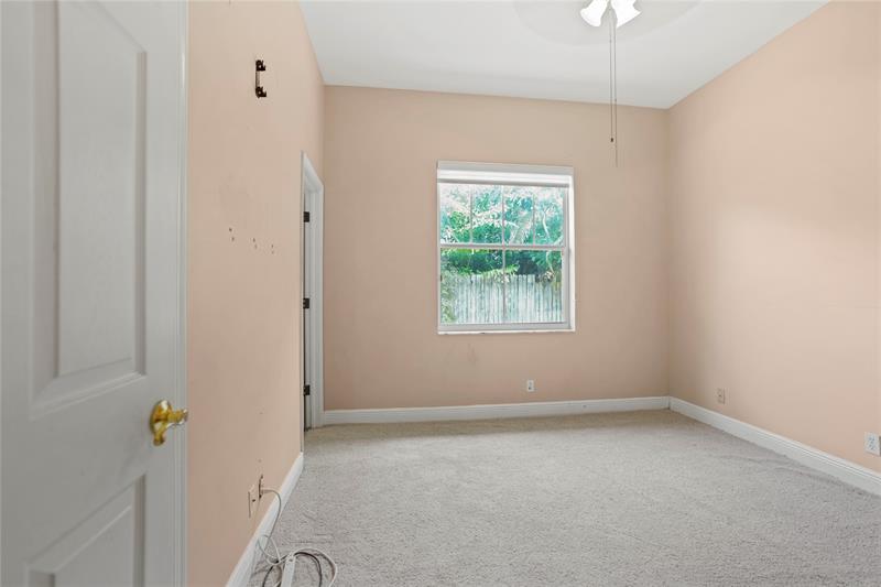 Image 10 of 29 For 140 Royal Palm Ct