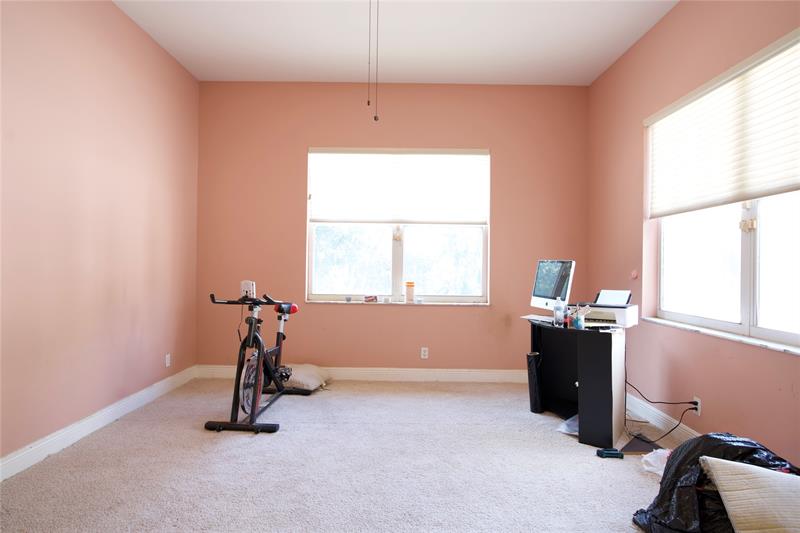 Image 22 of 29 For 140 Royal Palm Ct