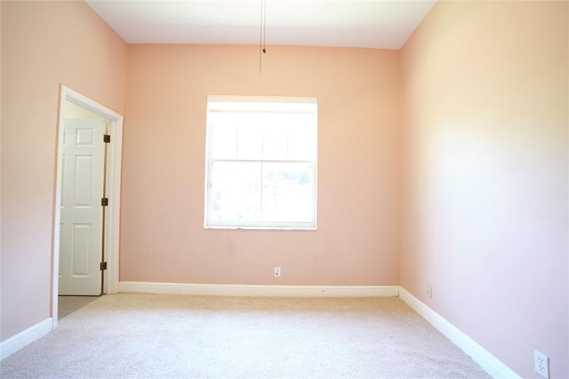 Image 27 of 29 For 140 Royal Palm Ct