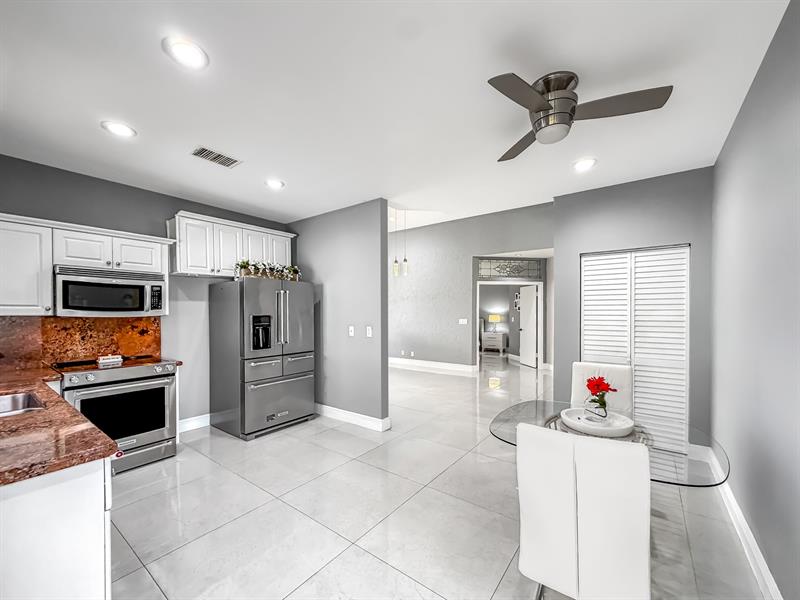 Image 12 of 50 For 6406 Via Rosa