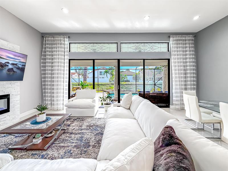 Image 13 of 50 For 6406 Via Rosa