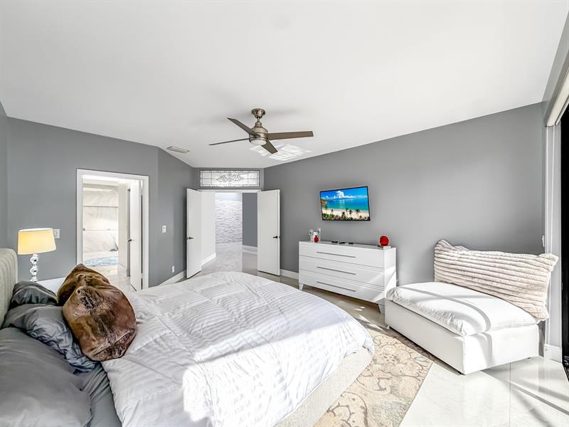 Image 21 of 50 For 6406 Via Rosa