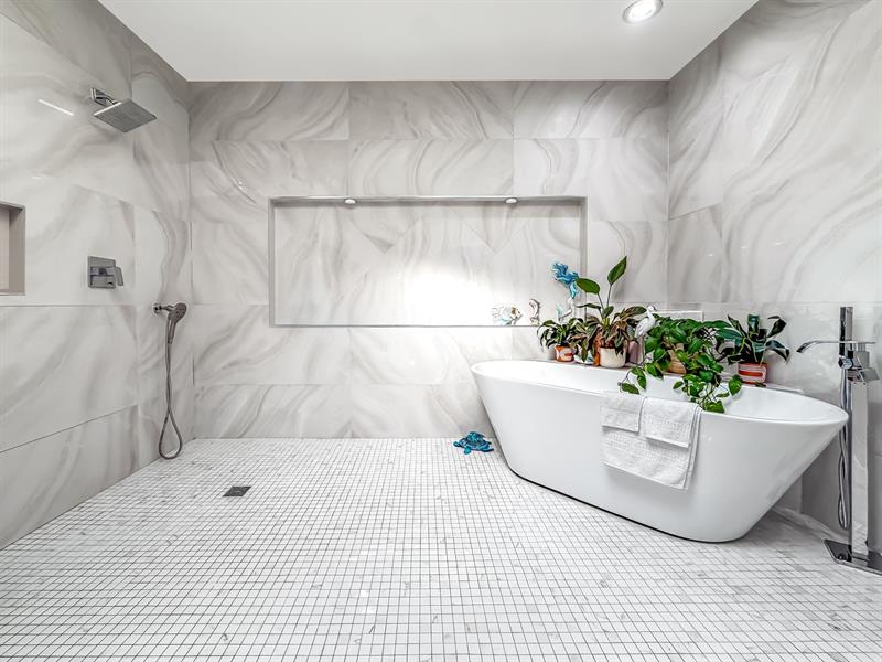 Image 24 of 50 For 6406 Via Rosa