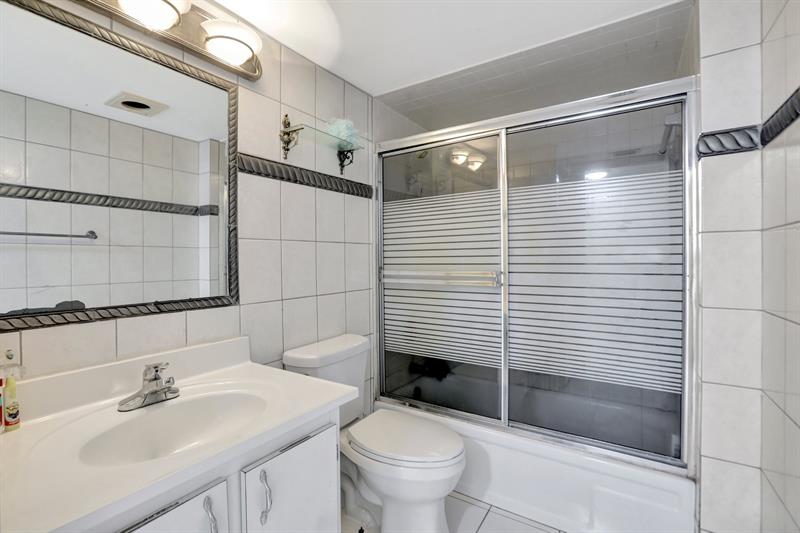 Image 20 of 29 For 5570 44th St  518a