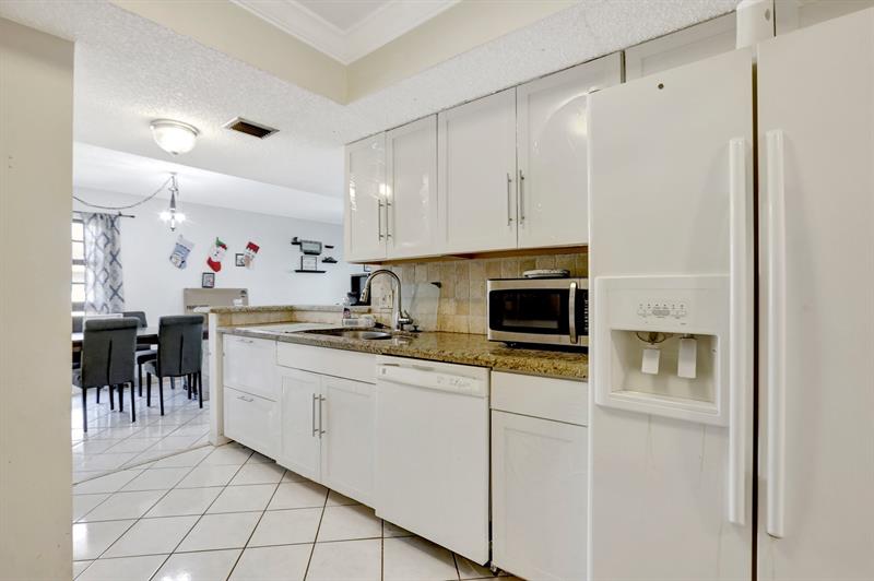 Image 4 of 29 For 5570 44th St  518a