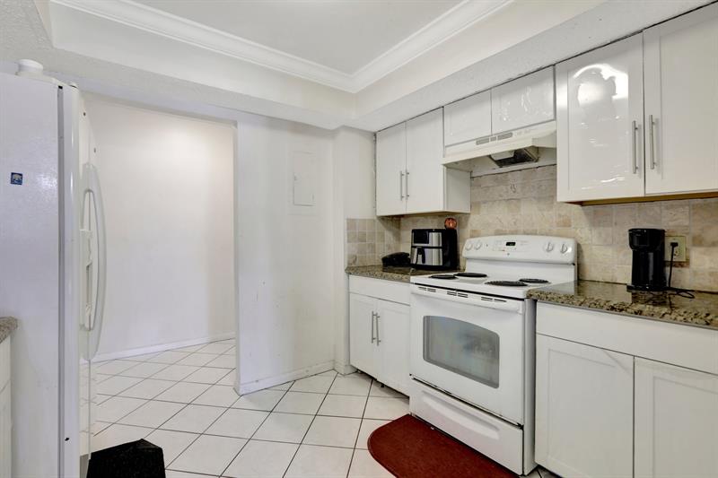 Image 6 of 29 For 5570 44th St  518a