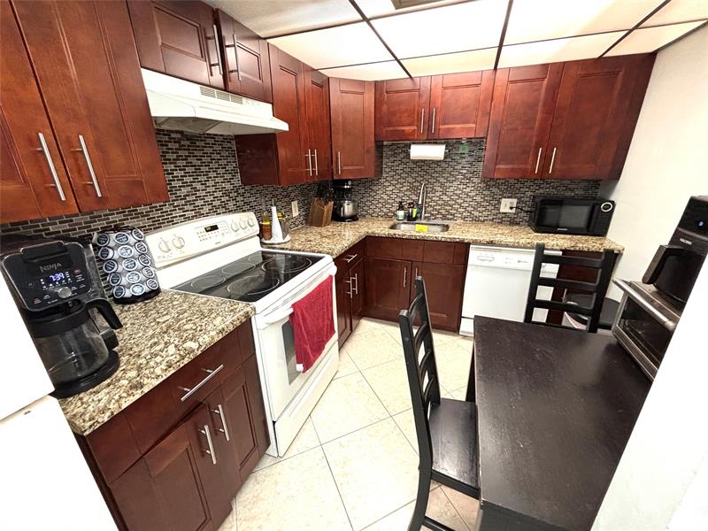 Image 7 of 21 For 737 1st Way  302