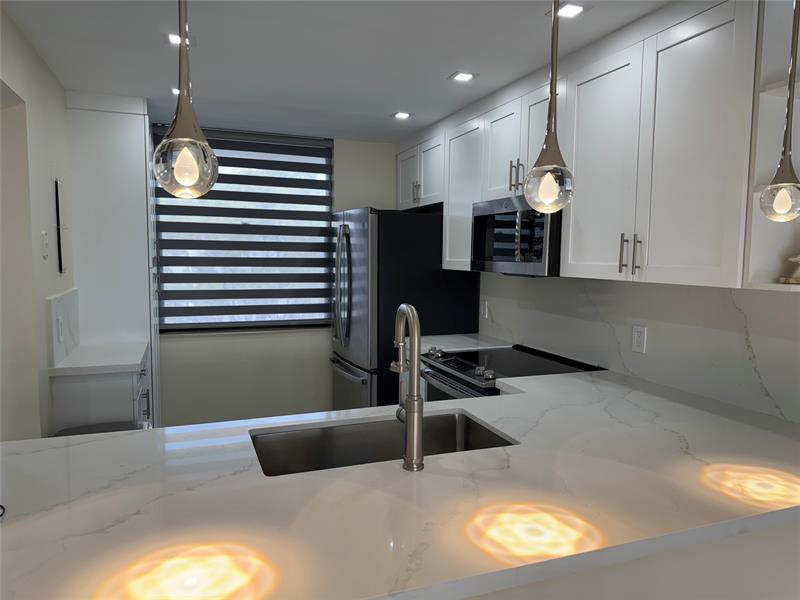 Image 10 of 42 For 1520 Whitehall Dr  306