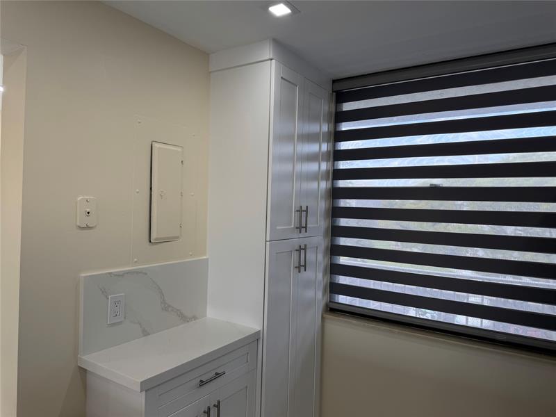 Image 11 of 42 For 1520 Whitehall Dr  306