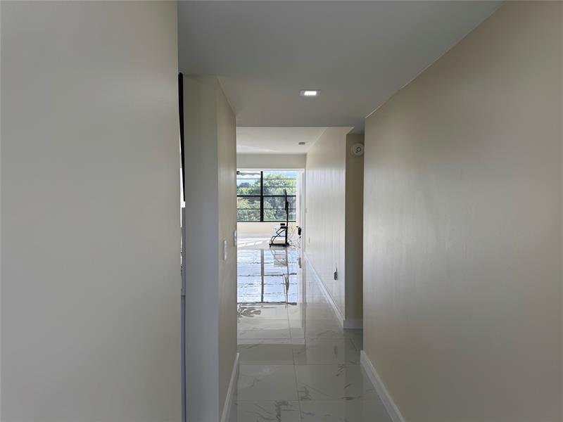 Image 2 of 42 For 1520 Whitehall Dr  306