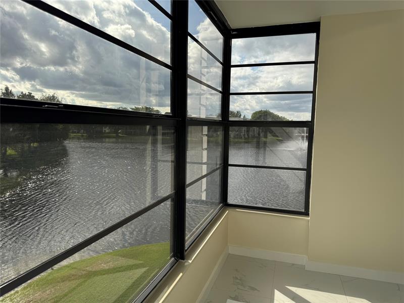 Image 30 of 42 For 1520 Whitehall Dr  306