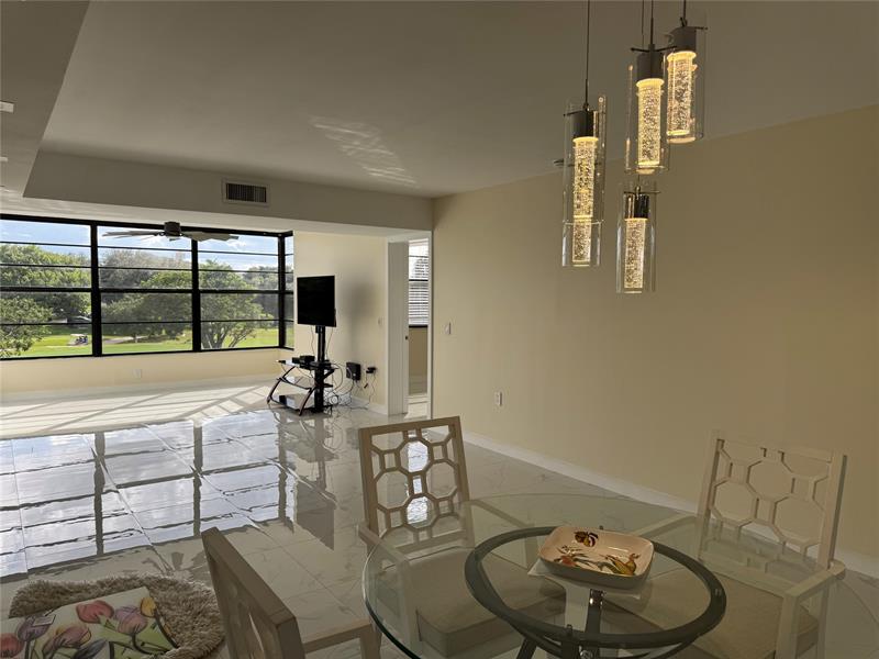 Image 37 of 42 For 1520 Whitehall Dr  306