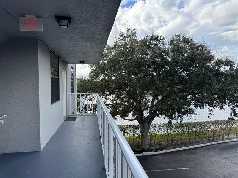 Image 39 of 42 For 1520 Whitehall Dr  306