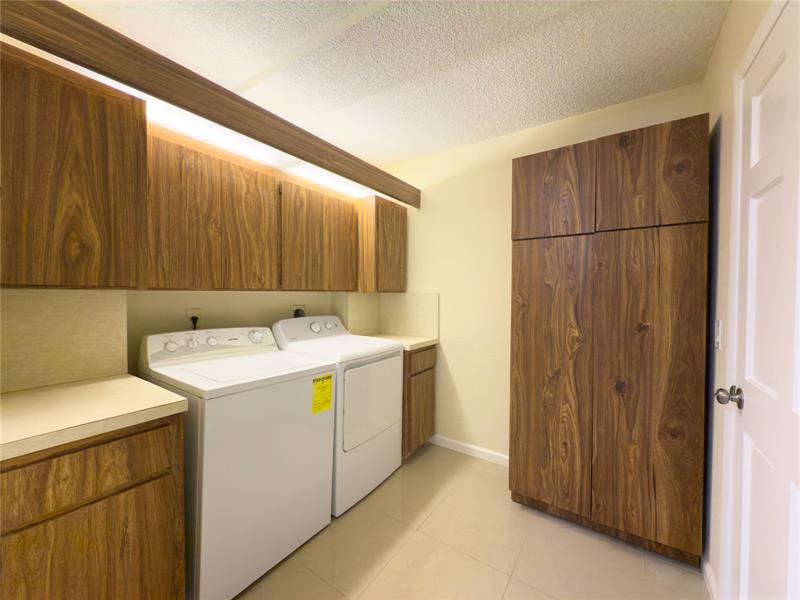 Image 14 of 33 For 1701 Whitehall Dr  303