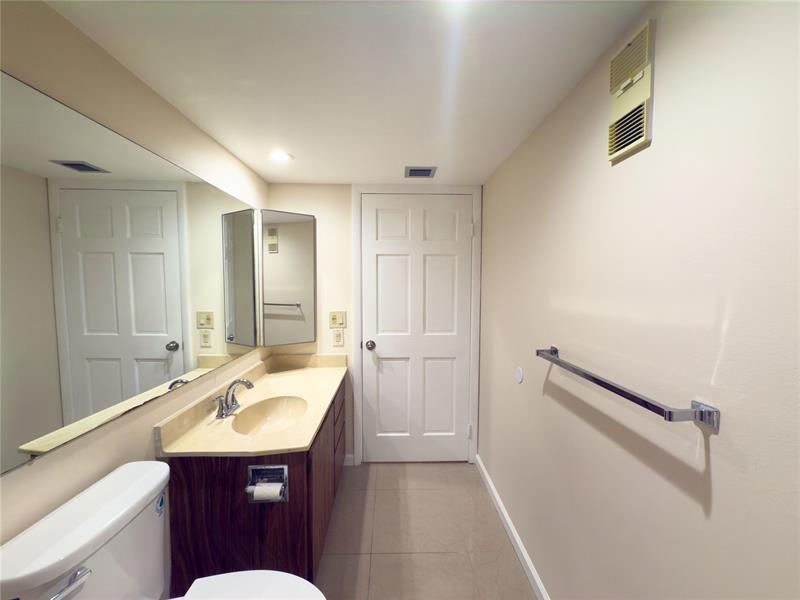 Image 24 of 33 For 1701 Whitehall Dr  303