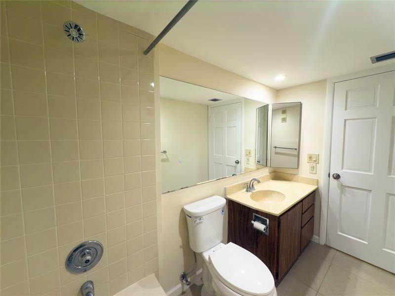 Image 25 of 33 For 1701 Whitehall Dr  303